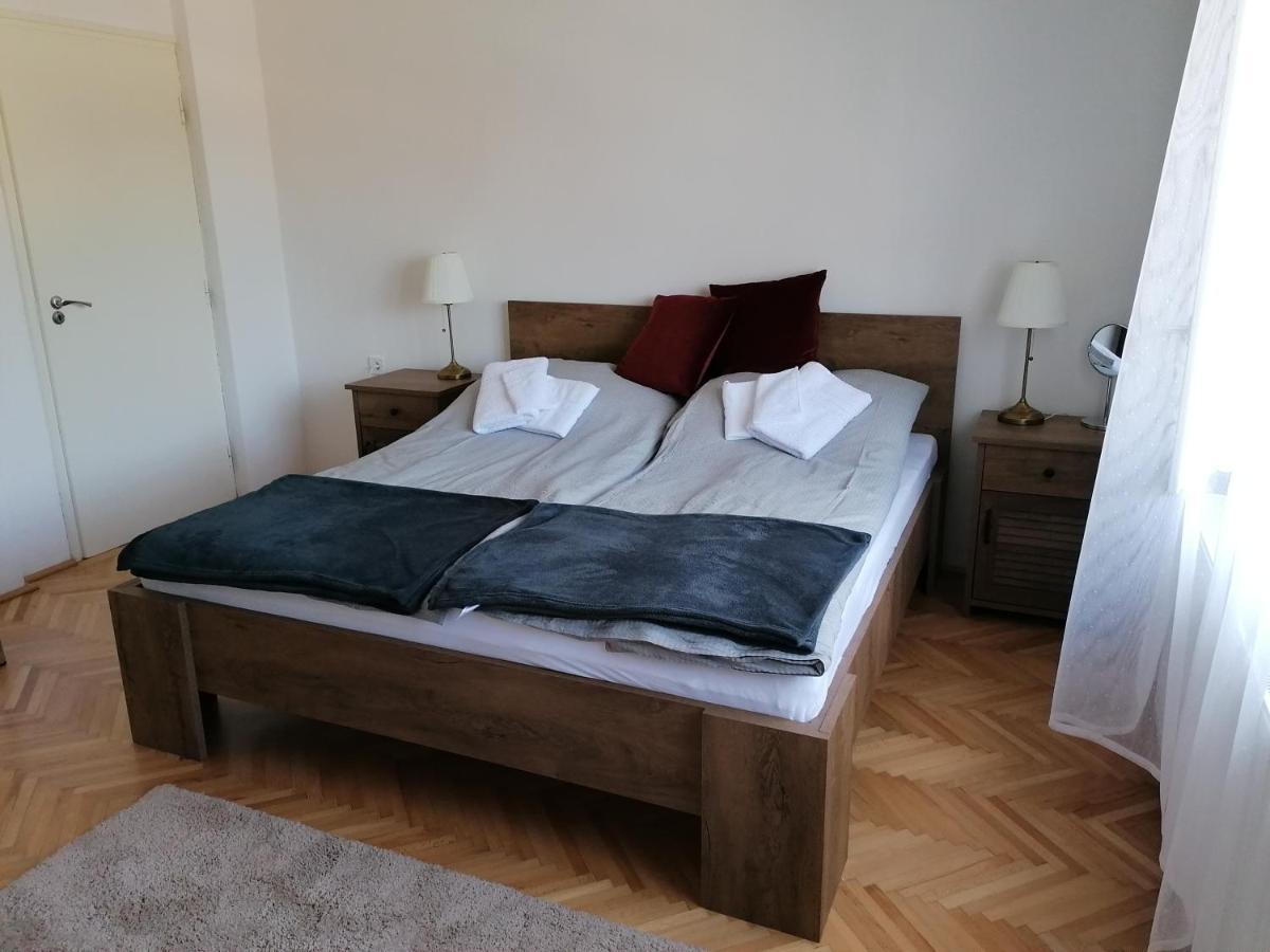 Apartment Vendeghaz A Kerekhegyi Pagonyhoz Zebegeny