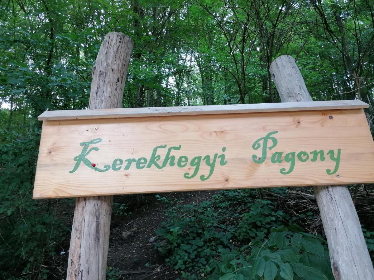 Vendeghaz A Kerekhegyi Pagonyhoz * Zebegeny